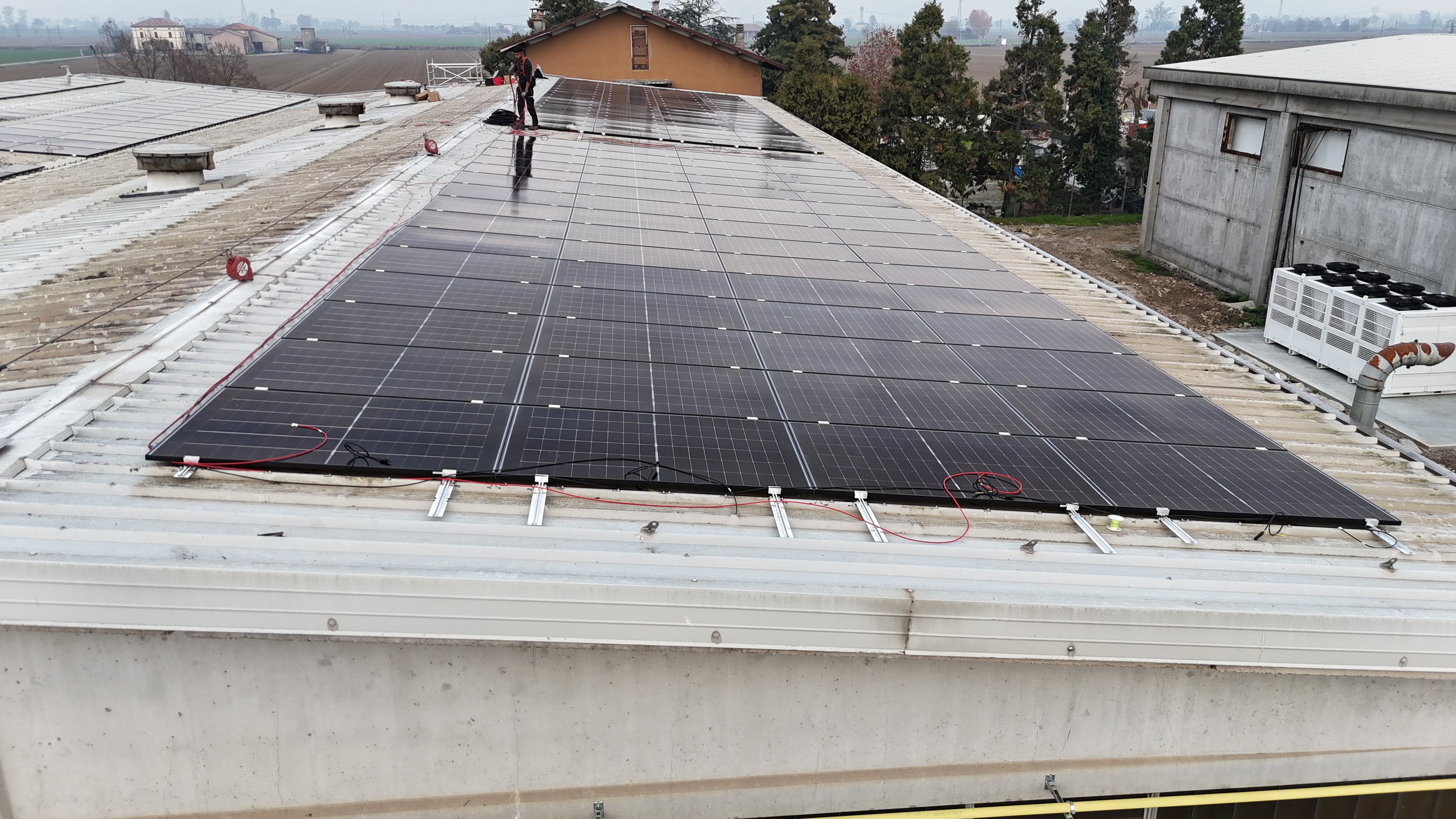 Fotovoltaico su lamiere grecate 2